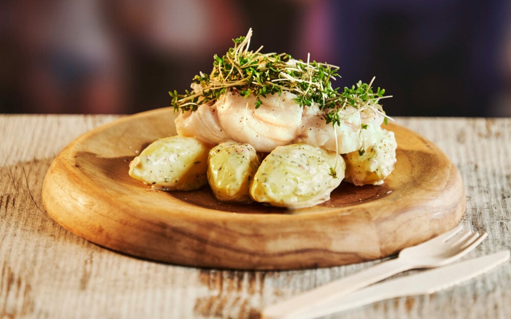 Dampet torsk med lun kartoffelsalat - Food Solutions